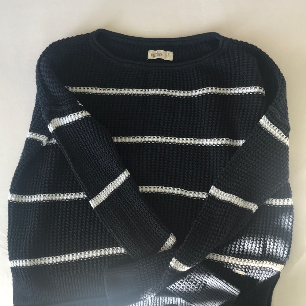 Striped Navy Blue and White Hollister Sweater
